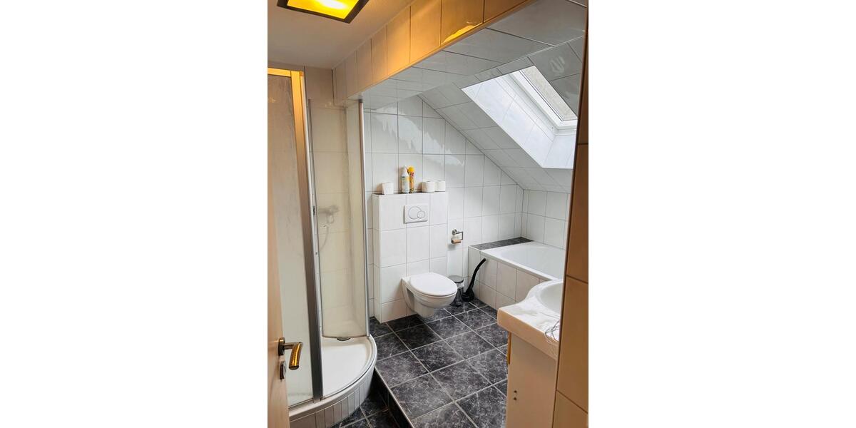 Erdgeschoßwohnung Gummersbach Berstig Süd - 3 Zimmer, 110 m&sup2;, 1.100&euro; | Angebot:25650048