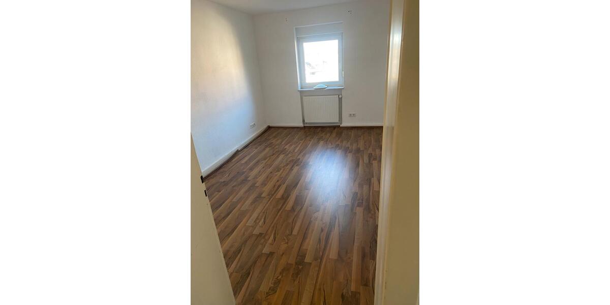 Etagenwohnung Iserlohn - 2 Zimmer, 65 m&sup2;, 390&euro; | Angebot:24847844