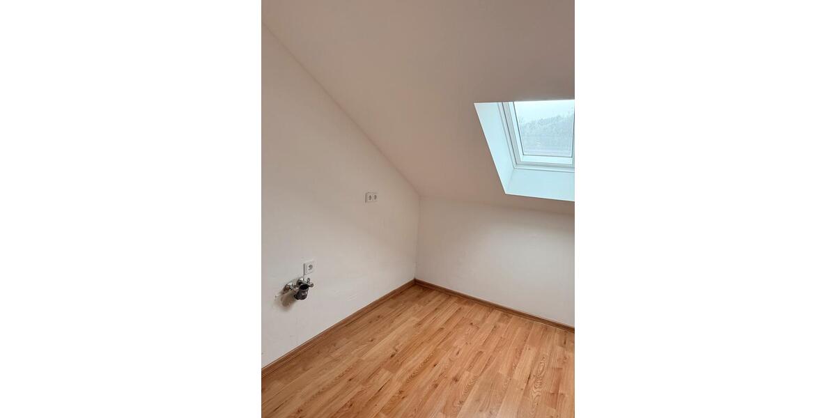 Dachgeschoßwohnung Plettenberg - 2 Zimmer, 60 m&sup2;, 550&euro; | Angebot:25366823