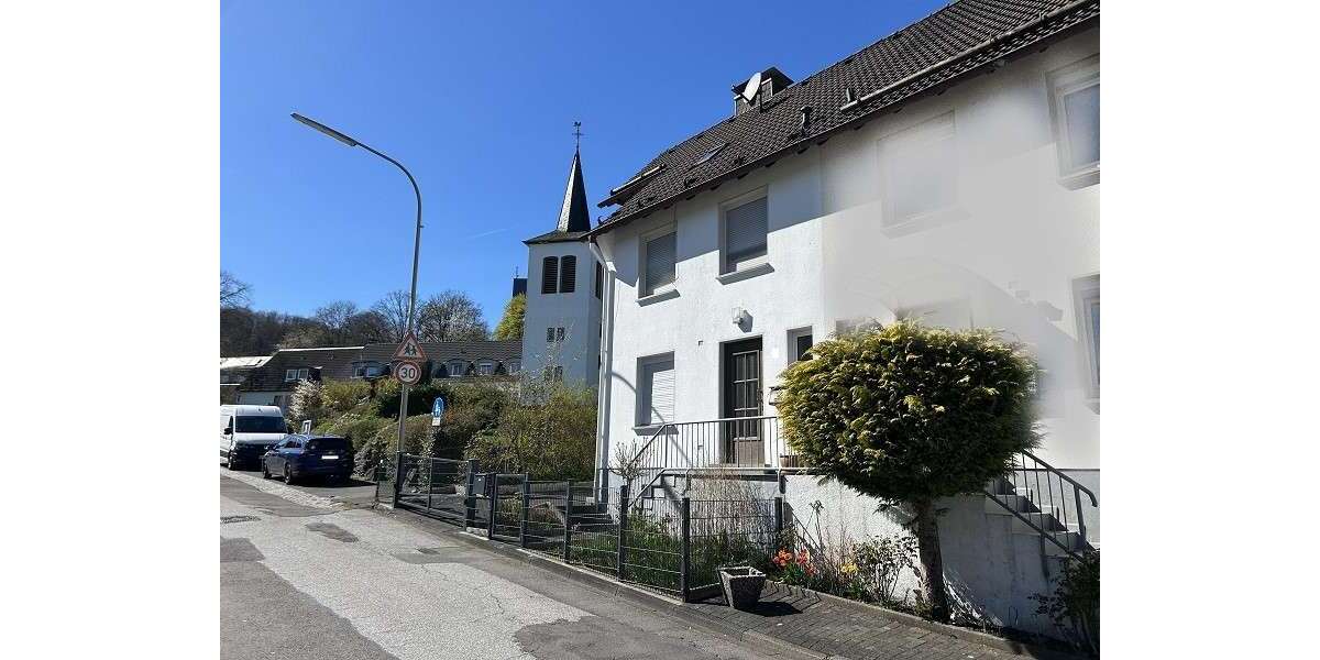Einfamilienhaus Gummersbach Berstig Süd - 6 Zimmer, 136 m&sup2;, 229.000&euro; | Angebot:26785399