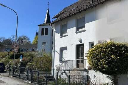 Haus Gummersbach Berstig Süd - 6 Zimmer, 136 m&sup2;, 229.000&euro; | Angebot:26785399