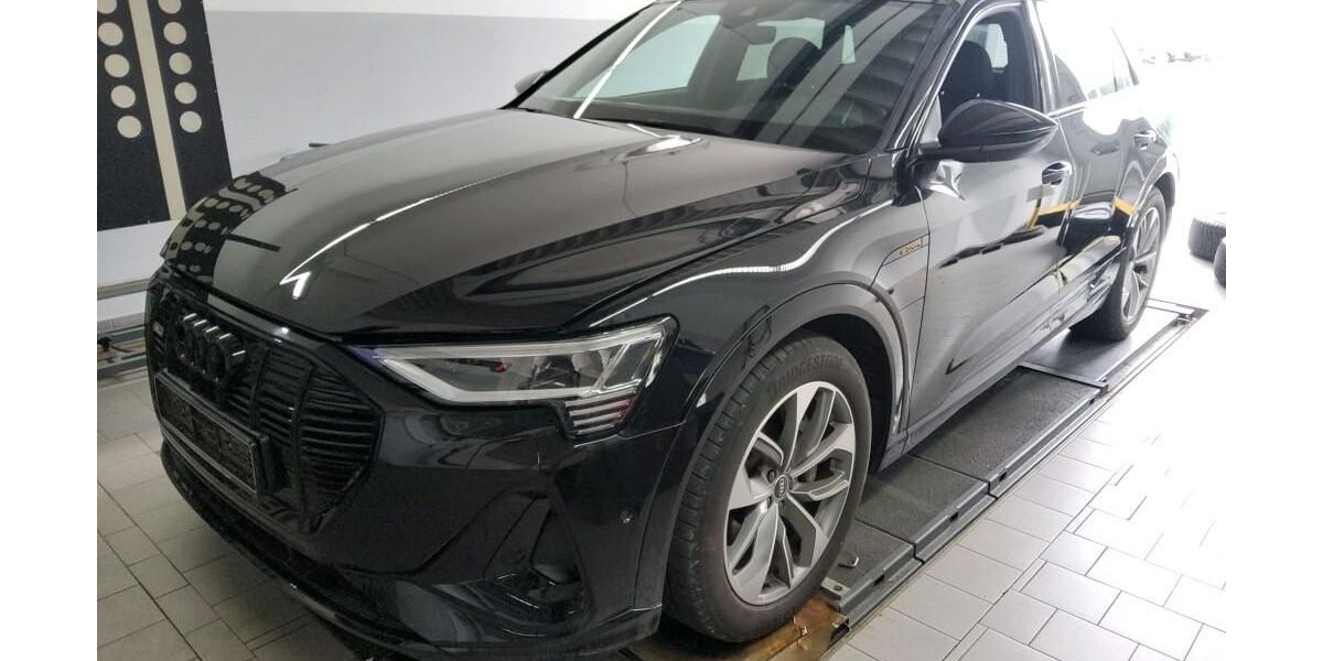 Audi e-tron 29.739 km 30.210 &euro; Hagen 58091