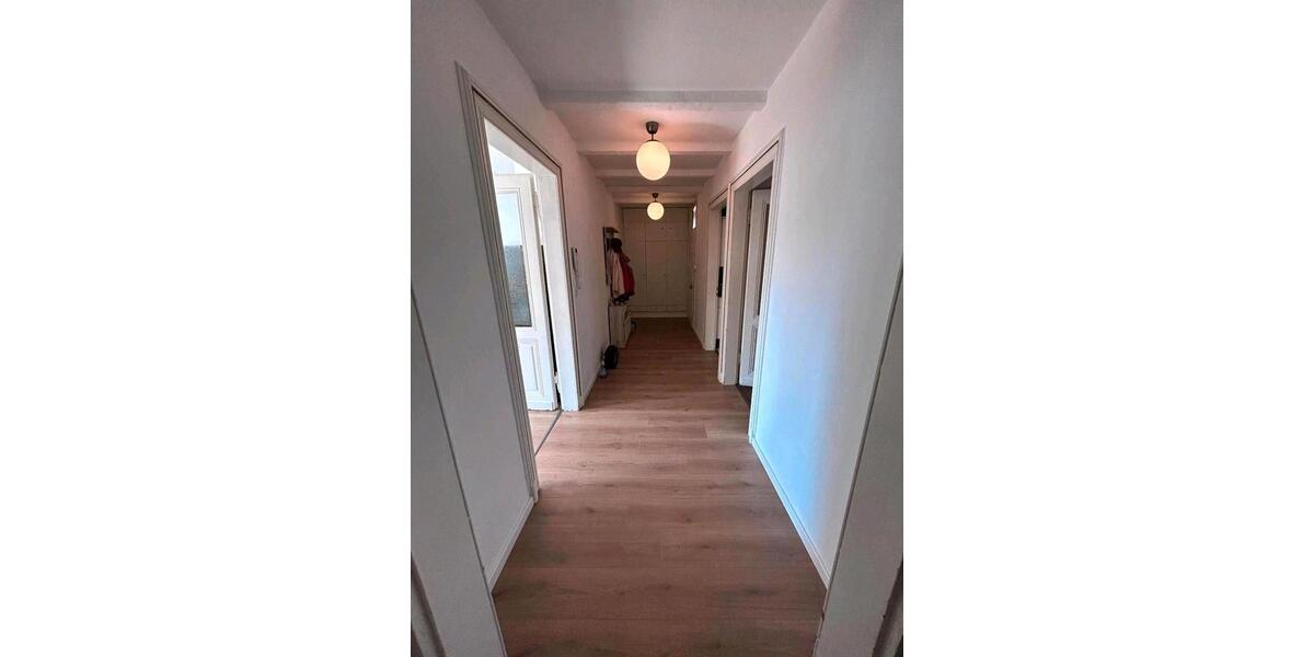 Etagenwohnung Gummersbach Berstig Süd - 4 Zimmer, 140 m&sup2;, 950&euro; | Angebot:25838692