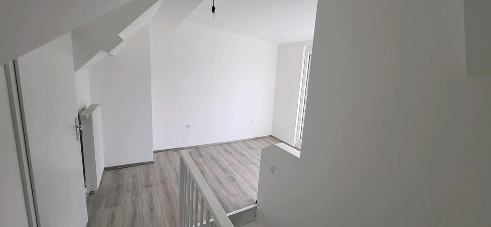 Etagenwohnung Engelskirchen - 4.5 Zimmer, 100 m&sup2;, 1.000&euro; | Angebot:25406261