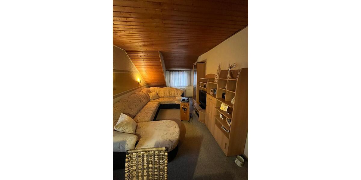 Dachgeschoßwohnung Neuenrade - 3 Zimmer, 72 m&sup2;, 580&euro; | Angebot:25170853