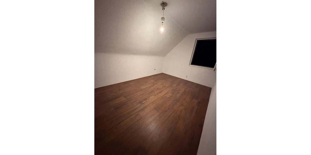 Dachgeschoßwohnung Lüdenscheid Othlinghausen - 3 Zimmer, 85 m&sup2;, 750&euro; | Angebot:27628710