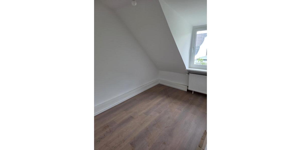 Dachgeschoßwohnung Hagen Hagen-Nord - 4 Zimmer, 95 m&sup2;, 550&euro; | Angebot:26689282