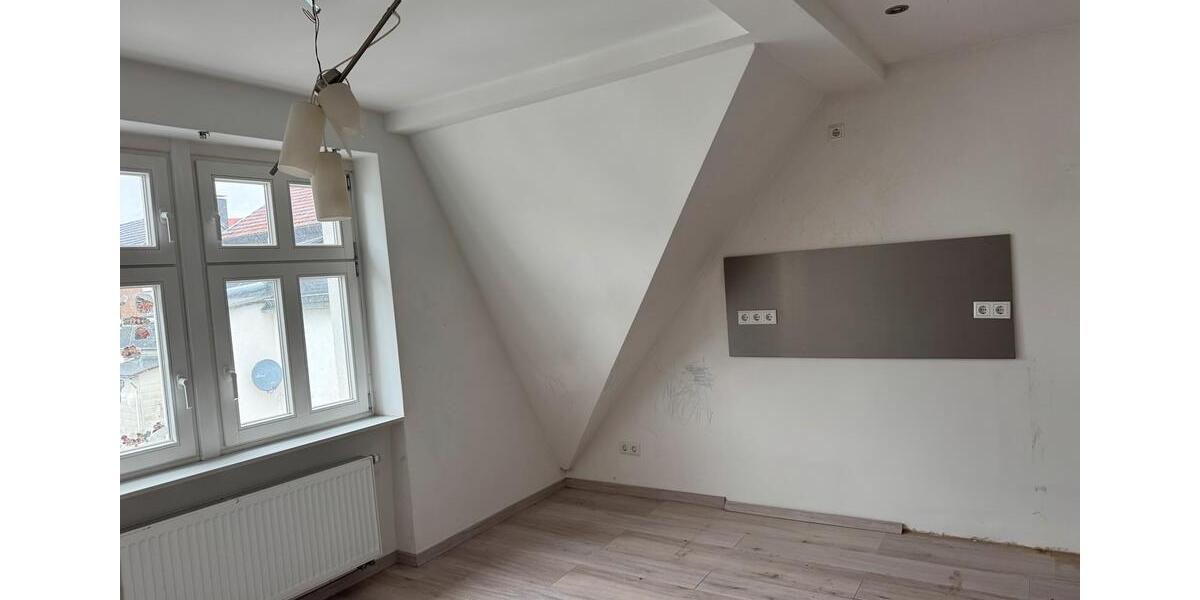 Dachgeschoßwohnung Lüdenscheid - 3 Zimmer, 80 m&sup2;, 650&euro; | Angebot:25139504
