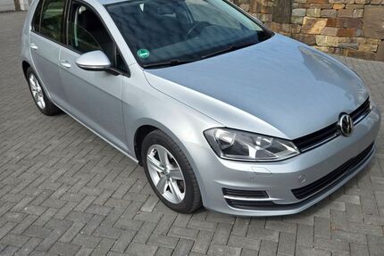 VW Golf 130.000 km 8.500 &euro; Lindlar 51789