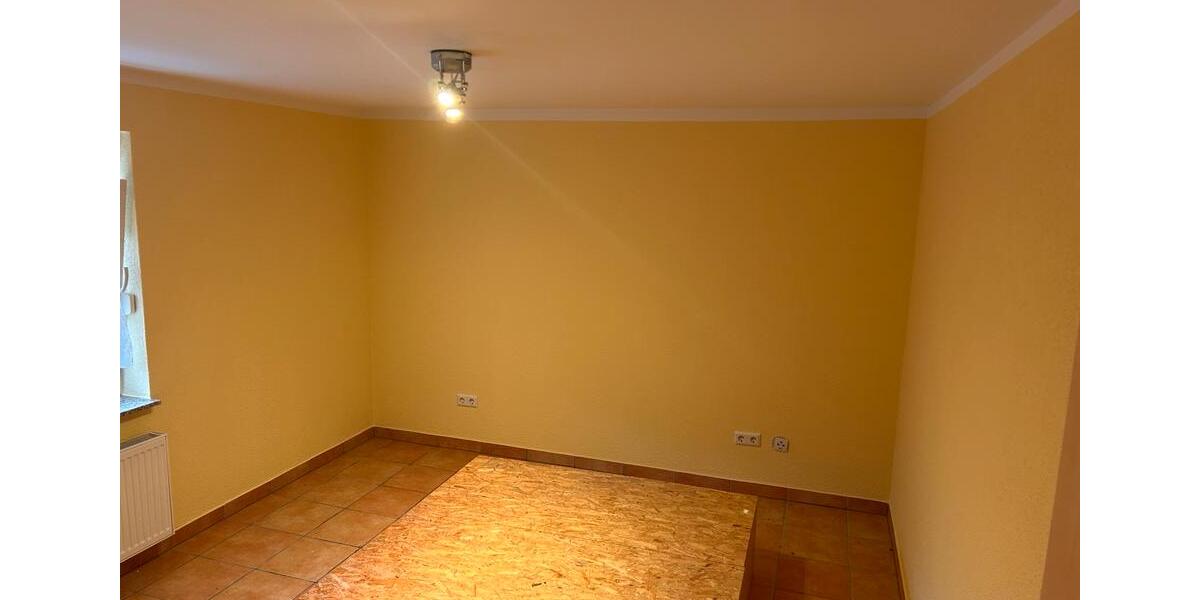 Erdgeschoßwohnung Gummersbach Berstig Süd - 3 Zimmer, 110 m&sup2;, 1.100&euro; | Angebot:25650048