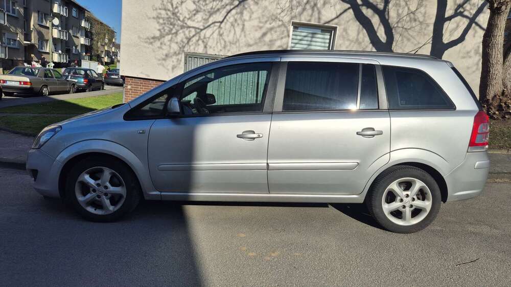 Opel Zafira 183.000 km 5.500 &euro; Hagen 58097
