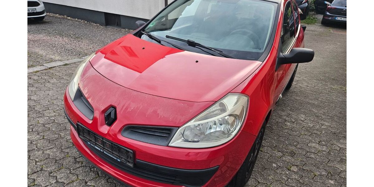 Renault Clio 135.000 km 1.700 &euro; Halver 58553