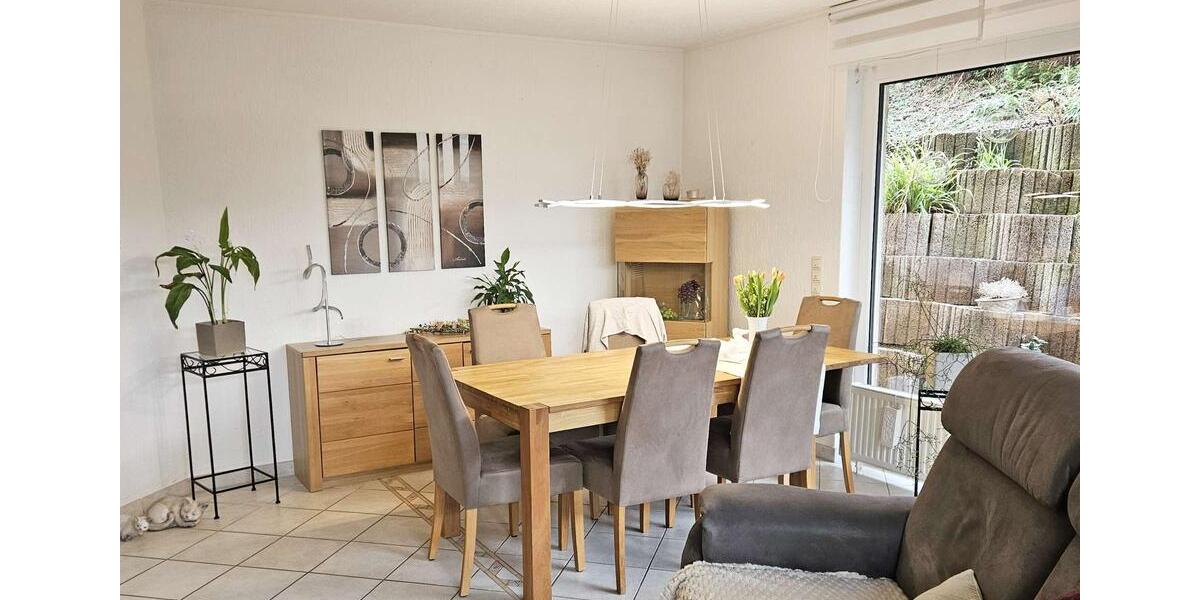 Terrassenwohnung Sundern (Sauerland) - 3 Zimmer, 80 m&sup2;, 650&euro; | Angebot:26338392