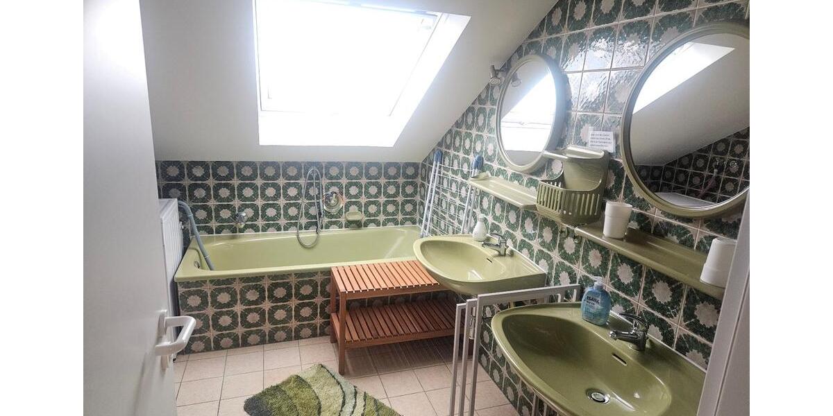 Etagenwohnung Schalksmühle - 5 Zimmer, 130 m&sup2;, 990&euro; | Angebot:26459596