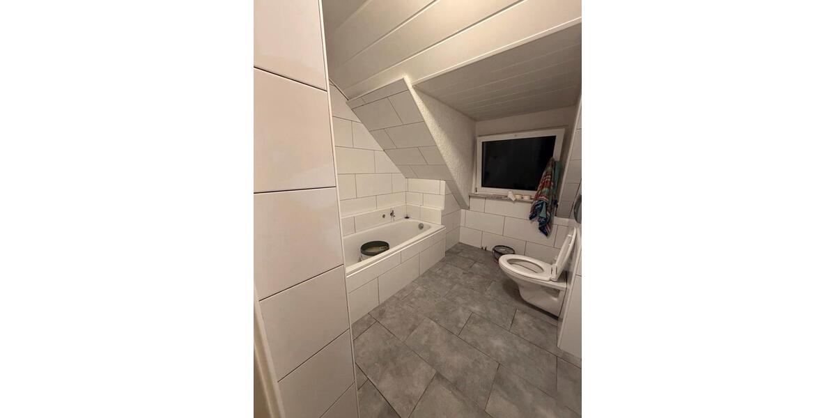 Dachgeschoßwohnung Lüdenscheid Othlinghausen - 3 Zimmer, 85 m&sup2;, 750&euro; | Angebot:27628710