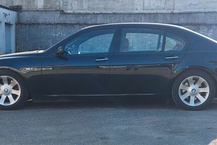 BMW 750 306.000 km 6.999 &euro; Hagen 58135
