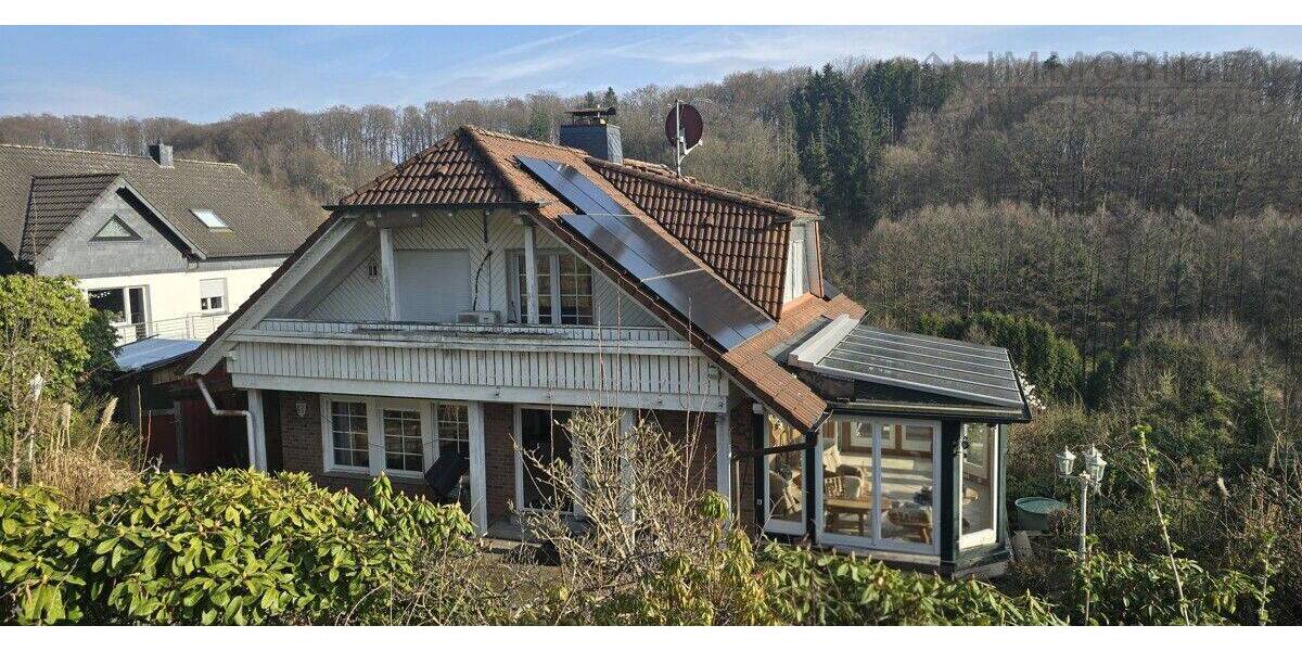 Einfamilienhaus Hückeswagen Innenstadt - 6 Zimmer, 242 m&sup2;, 449.000&euro; | Angebot:26867652