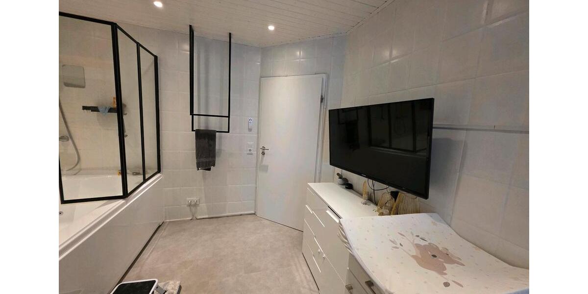 Einfamilienhaus Kierspe - 9 Zimmer, 215 m&sup2;, 529.000&euro; | Angebot:27075117