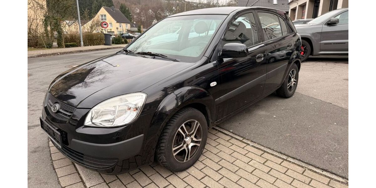 Kia Rio 127.000 km 2.699 &euro; Lüdenscheid 58515