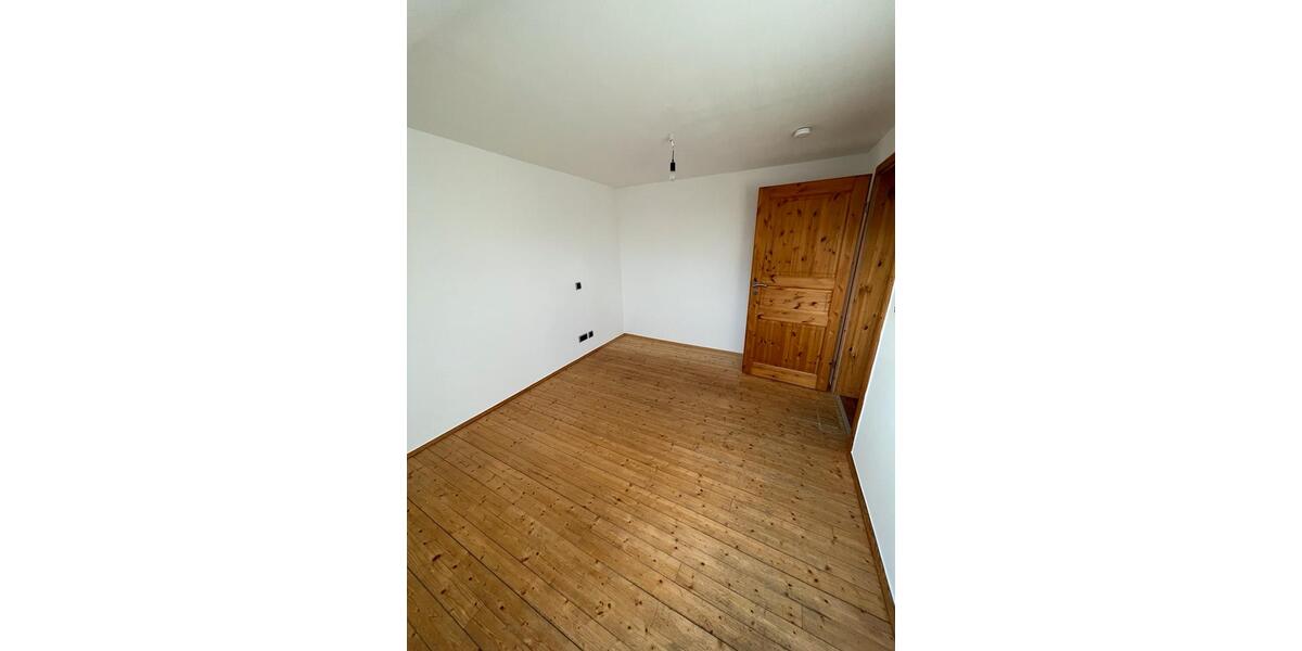 Dachgeschoßwohnung Radevormwald - 2 Zimmer, 62 m&sup2;, 520&euro; | Angebot:25640145