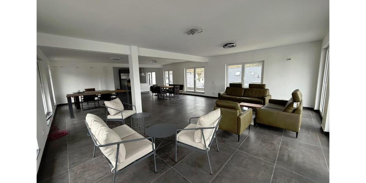 Einfamilienhaus Gummersbach Berstig Süd - 2 Zimmer, 200 m&sup2;, 1.720&euro; | Angebot:25646834