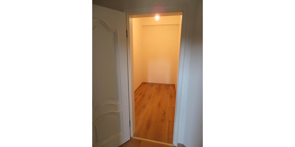 Etagenwohnung Hagen - 2 Zimmer, 104 m&sup2;, 750&euro; | Angebot:25274274