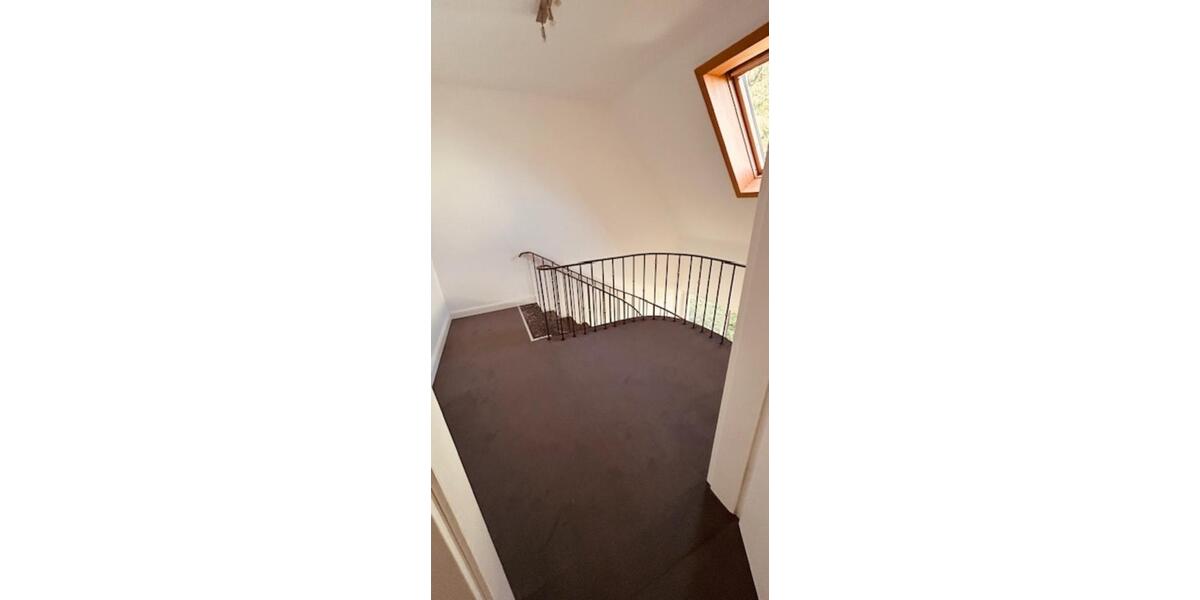 Etagenwohnung Halver - 3 Zimmer, 117 m&sup2;, 900&euro; | Angebot:23226715