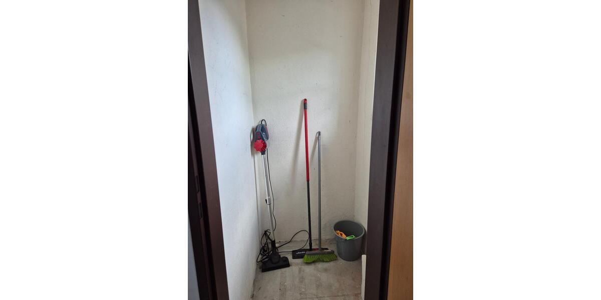 Dachgeschoßwohnung Gummersbach Berstig Süd - 1.5 Zimmer, 35 m&sup2;, 375&euro; | Angebot:26439673