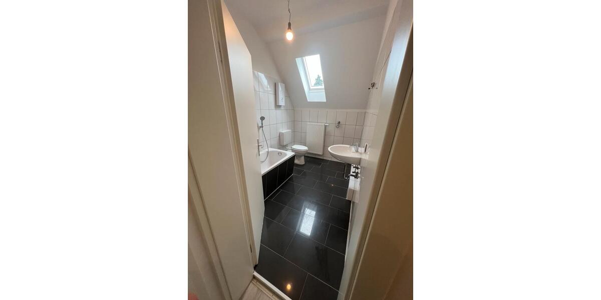 Dachgeschoßwohnung Hagen Dahl - 4 Zimmer, 90 m&sup2;, 950&euro; | Angebot:26356830