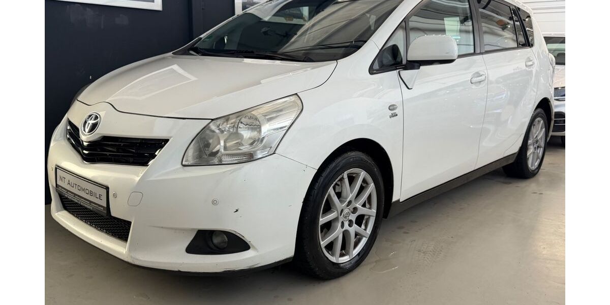 Toyota Verso 242.000 km 3.499 &euro; Schwerte 58239