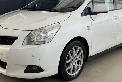 Toyota Verso 242.000 km 3.999 &euro; Schwerte 58239
