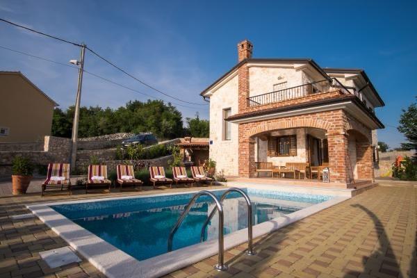 Villa Sundern (Sauerland) - 3 Zimmer, 130 m&sup2;, 670.000&euro; | Angebot:26164913