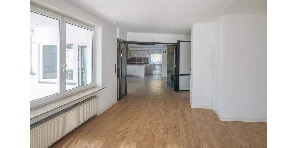 Etagenwohnung Engelskirchen - 5 Zimmer, 200 m&sup2;, 1.850&euro; | Angebot:25871611