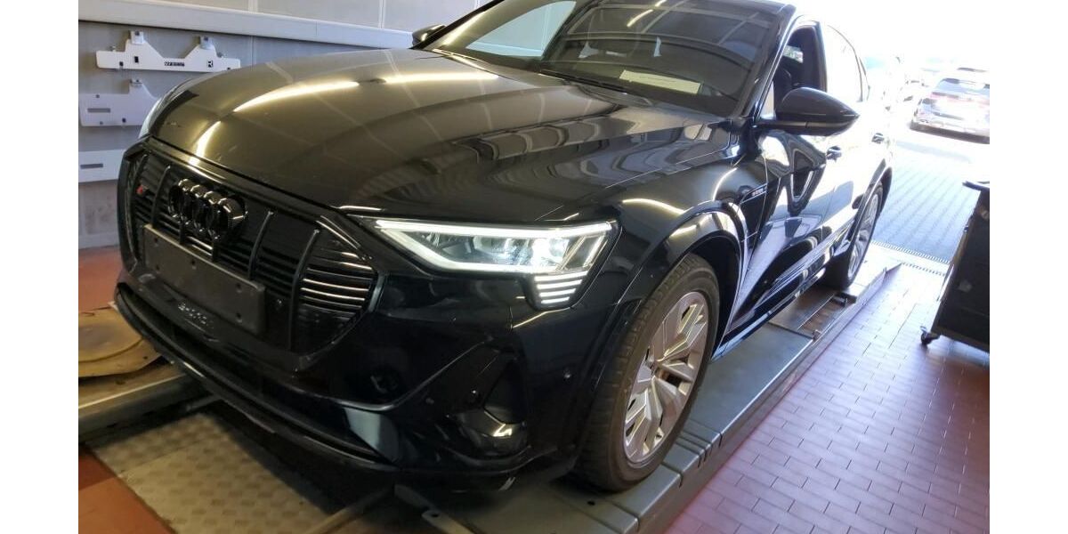 Audi e-tron 40.742 km 42.843 &euro; Hagen 58091