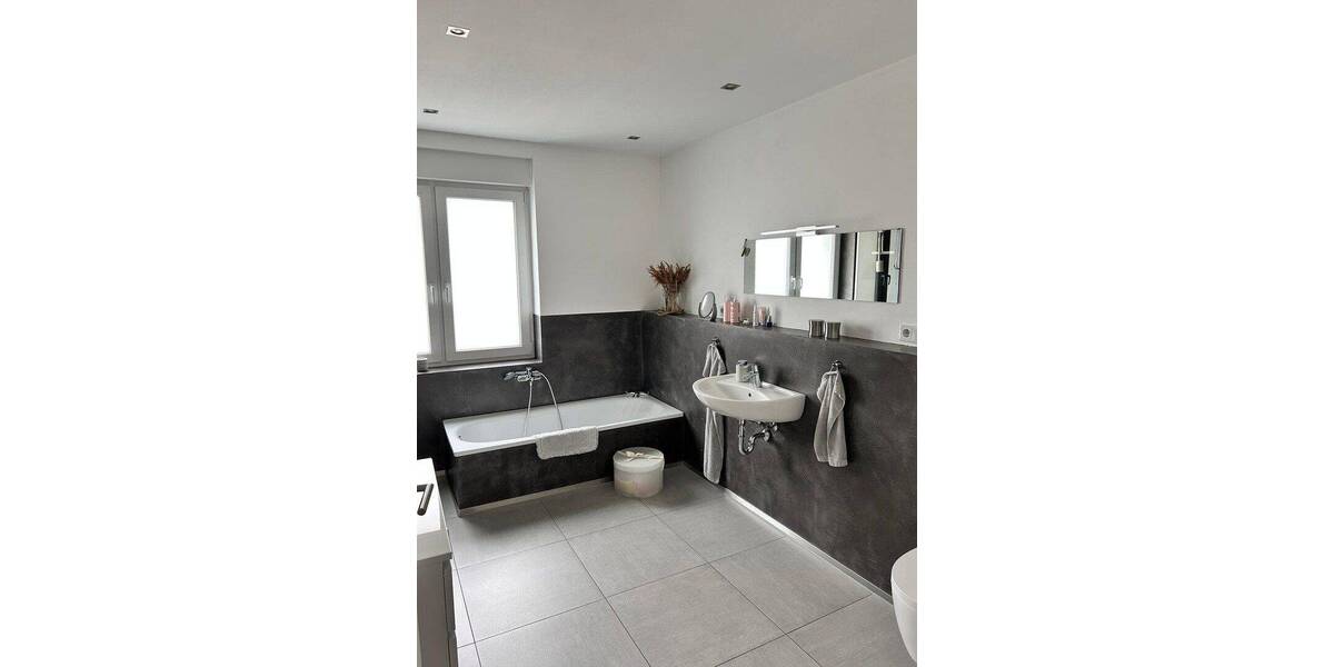 Etagenwohnung Lüdenscheid - 3 Zimmer, 98 m&sup2;, 1.020&euro; | Angebot:26824077