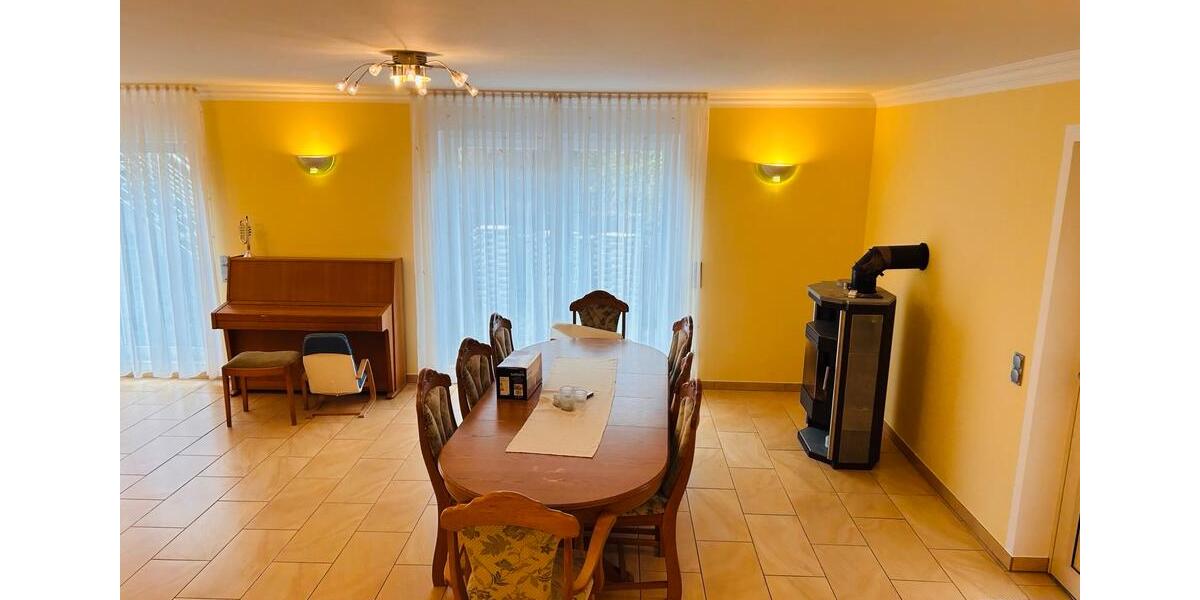 Erdgeschoßwohnung Gummersbach Berstig Süd - 3 Zimmer, 110 m&sup2;, 1.100&euro; | Angebot:25650048