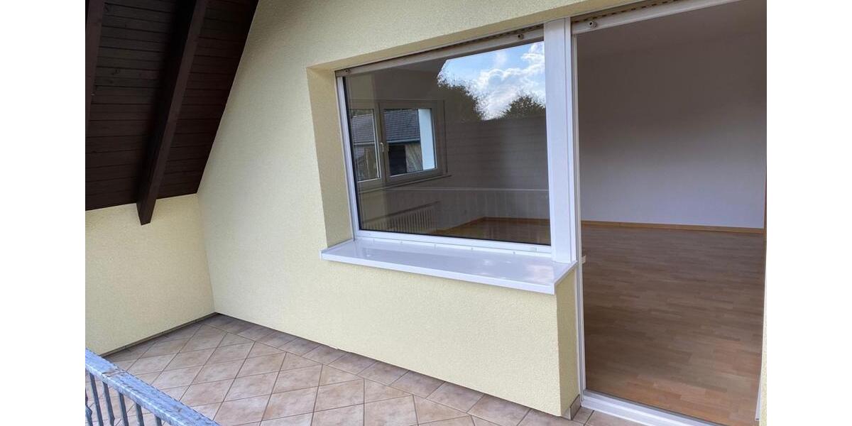 Etagenwohnung Engelskirchen - 3.5 Zimmer, 110 m&sup2;, 800&euro; | Angebot:25407458