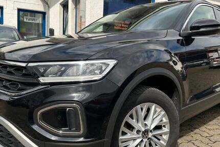 VW T-Roc 68.000 km 18.749 &euro; Gummersbach (Zwischen Toom Markt und ATU) 51645