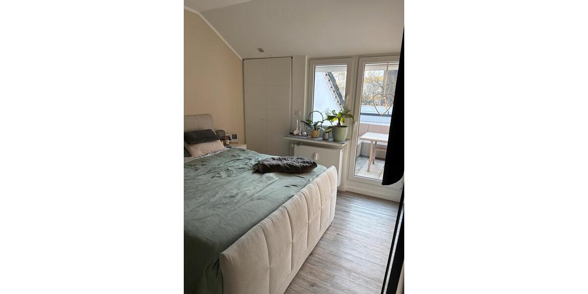 Dachgeschoßwohnung Schwerte - 3 Zimmer, 90 m&sup2;, 279.000&euro; | Angebot:25182102