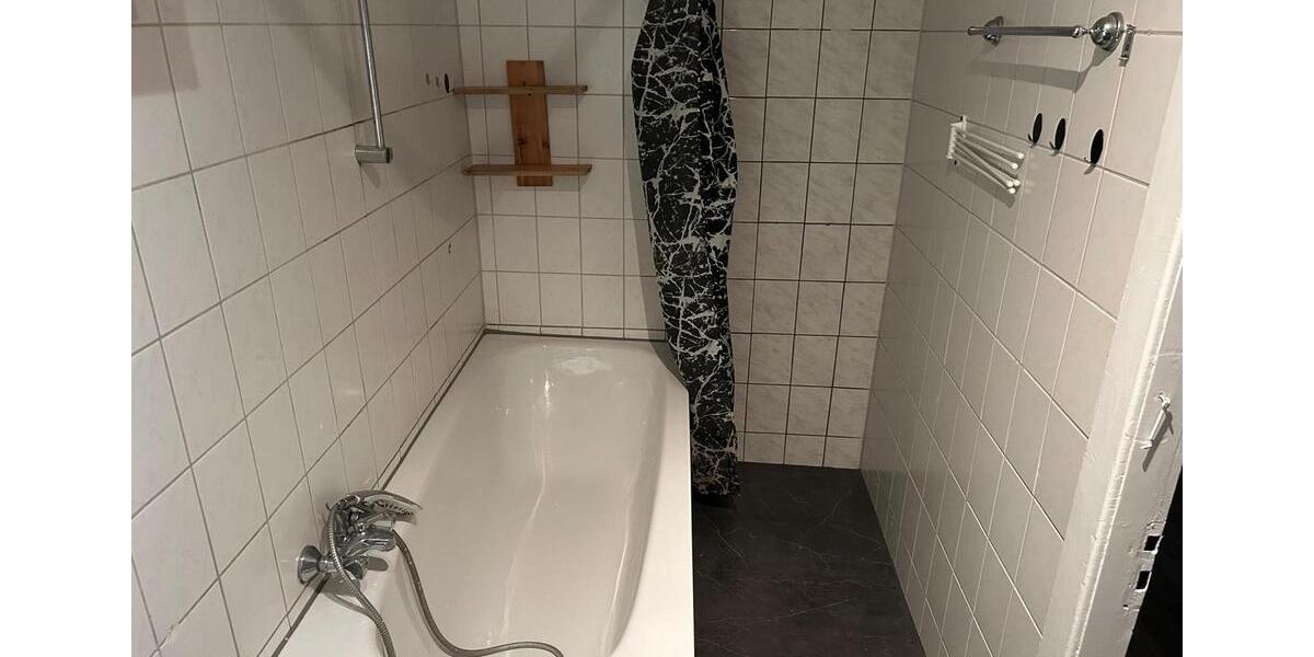 Etagenwohnung Gummersbach - 3 Zimmer, 98 m&sup2;, 950&euro; | Angebot:25478996