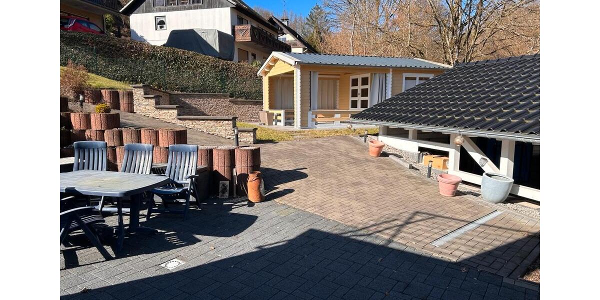 Erdgeschoßwohnung Gummersbach Berstig Süd - 3 Zimmer, 110 m&sup2;, 1.100&euro; | Angebot:25650048