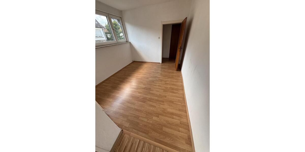 Etagenwohnung Gummersbach Berstig Süd - 3 Zimmer, 86 m&sup2;, 690&euro; | Angebot:25822532
