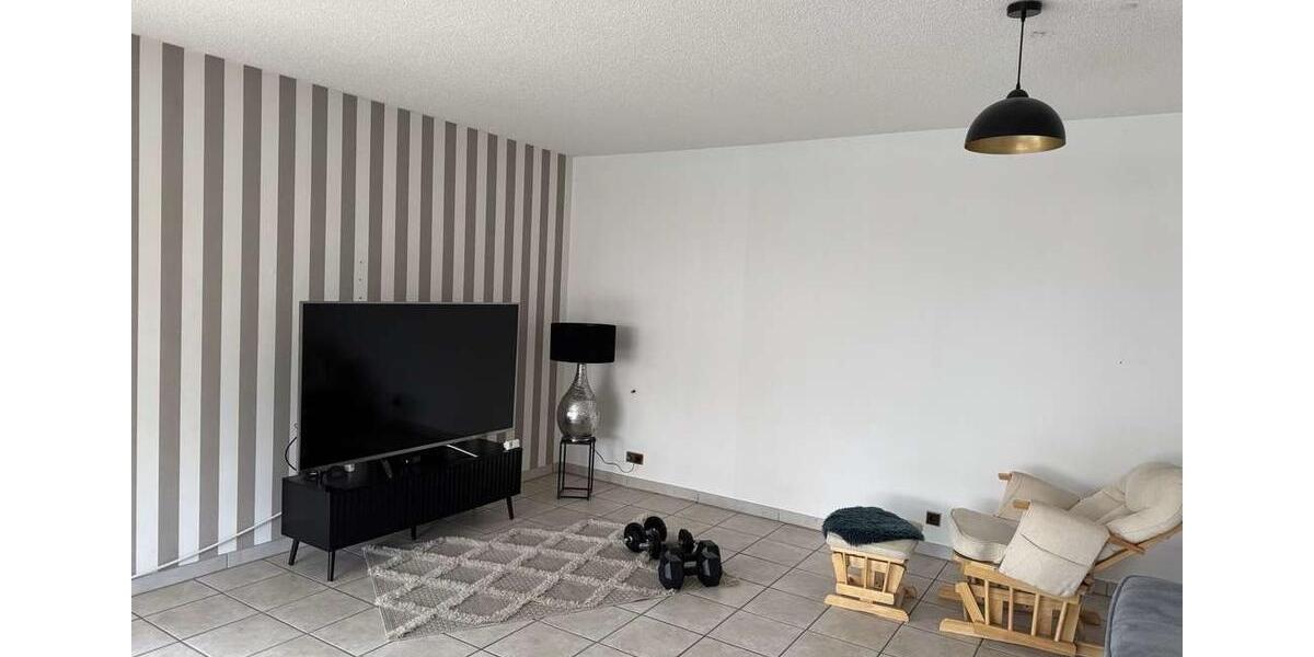 Erdgeschoßwohnung Engelskirchen - 2.5 Zimmer, 105 m&sup2;, 1.000&euro; | Angebot:26156665