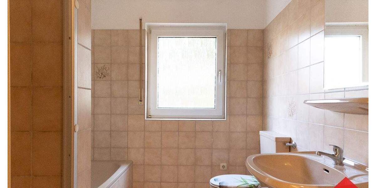 Schöne 4-Zimmer Eigentumswohnung mit großer Garage - Etagenwohnung Meinerzhagen | Angebot:23978306