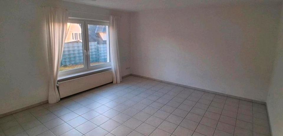 Einfamilienhaus Sundern (Sauerland) - 8 Zimmer, 270 m&sup2;, 1.850&euro; | Angebot:25821150