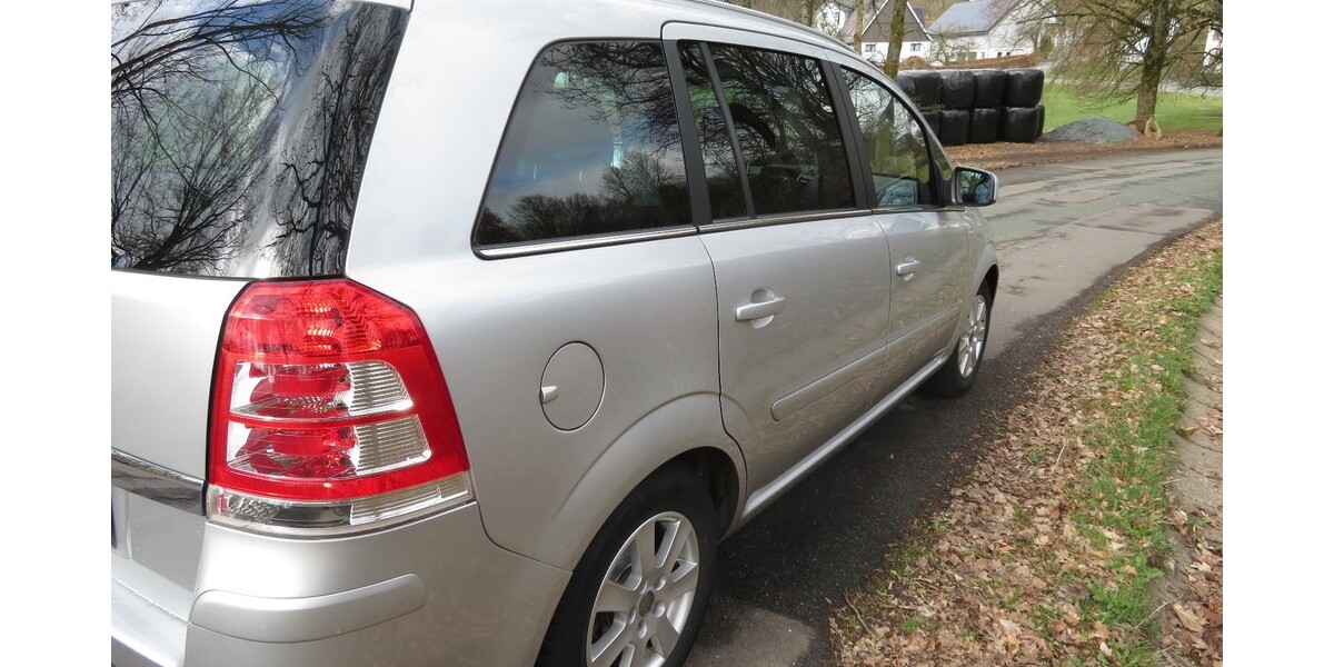 Opel Zafira 55.400 km 5.900 &euro; Olpe 57462
