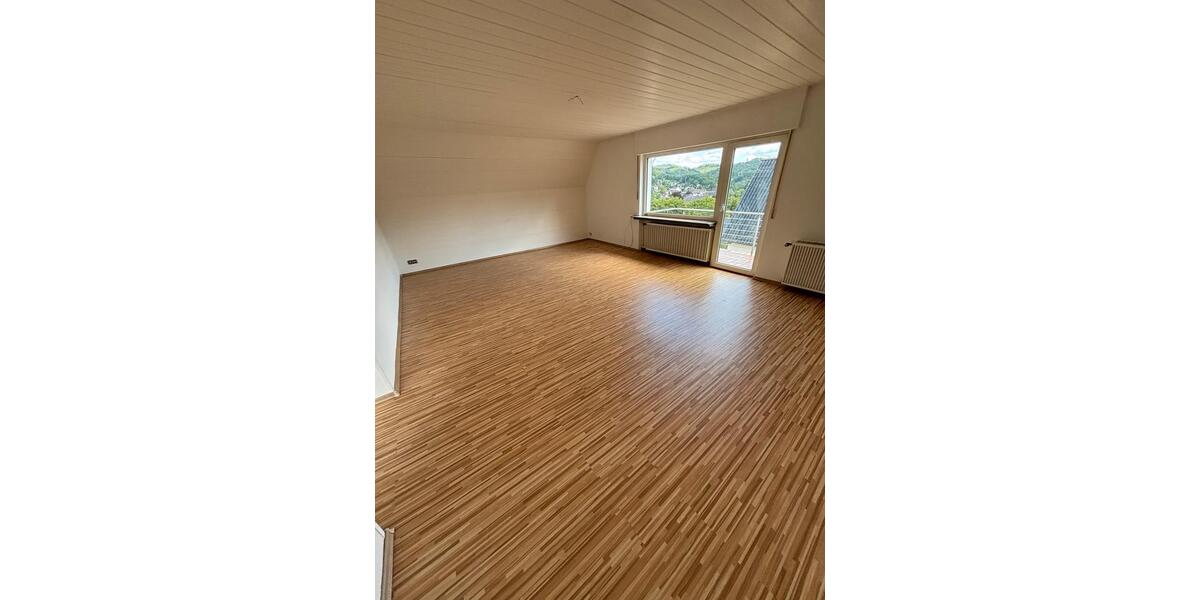 Etagenwohnung Gummersbach Berstig Süd - 3 Zimmer, 86 m&sup2;, 690&euro; | Angebot:25822532