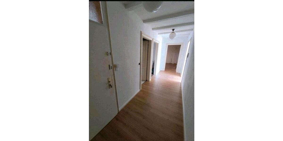 Etagenwohnung Gummersbach Berstig Süd - 4 Zimmer, 140 m&sup2;, 950&euro; | Angebot:25838692
