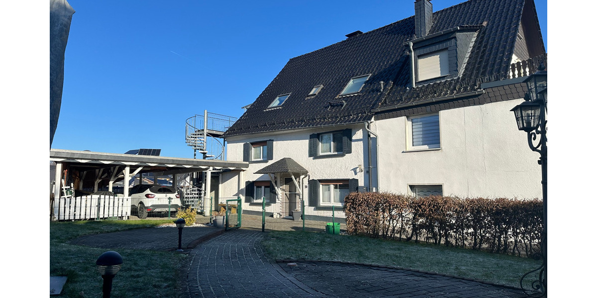 Doppelhaushälfte Balve Mellen - 7 Zimmer, 270 m&sup2;, 285.000&euro; | Angebot:25703460