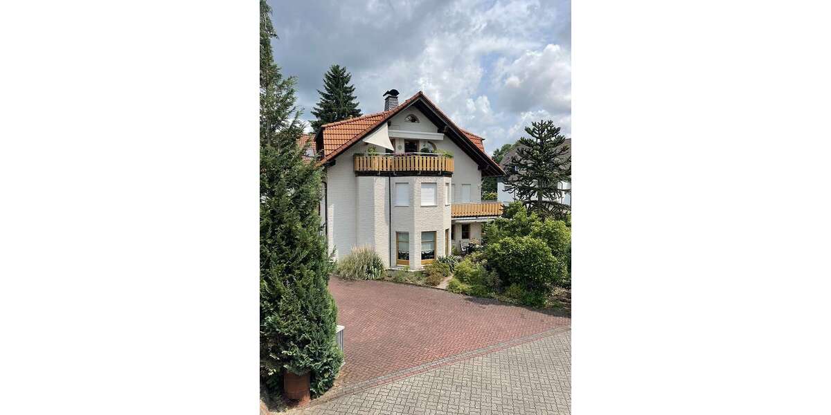 Einfamilienhaus Bergneustadt - 11 Zimmer, 352 m&sup2;, 980.000&euro; | Angebot:26470635